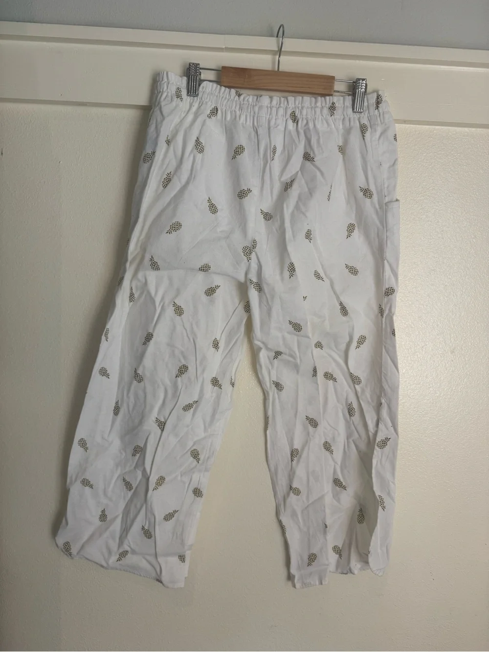 Fresh Produce Pineapple Adele Capri Pants White Gold Print Linen Blend XS/S NWT